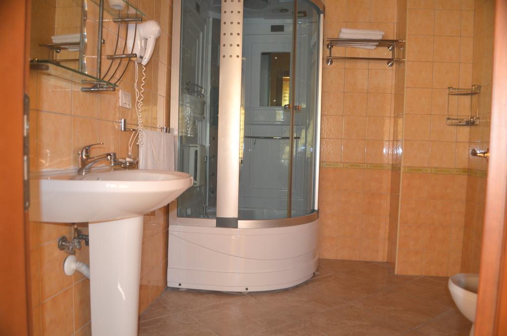 Hotel Dyrrah Durrës 외부 사진